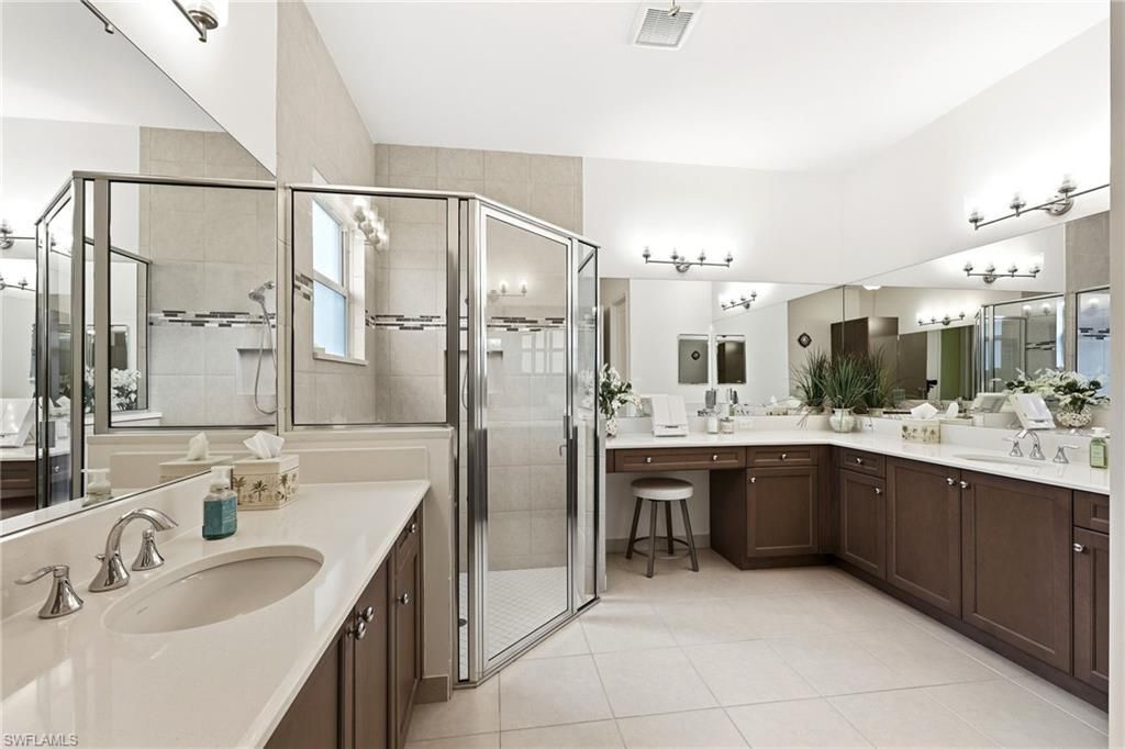 28563 Twain Dr, Bonita Springs, FL 34135 Photo