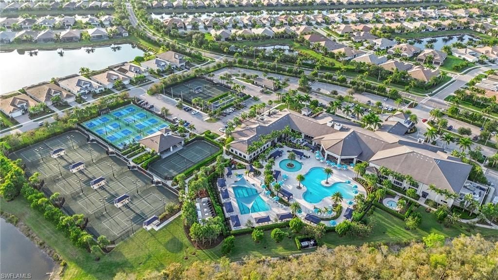 28563 Twain Dr, Bonita Springs, FL 34135 Photo