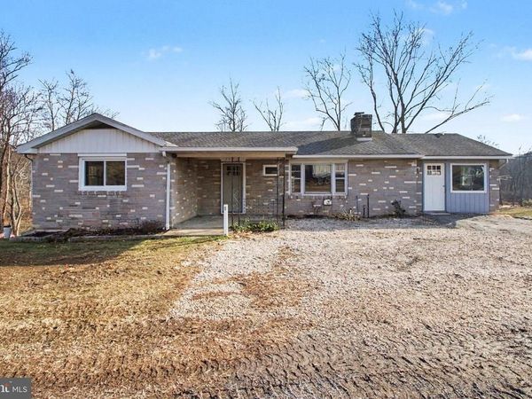 5033 VETERANS WAY, ELLIOTTSBURG, PA 17024