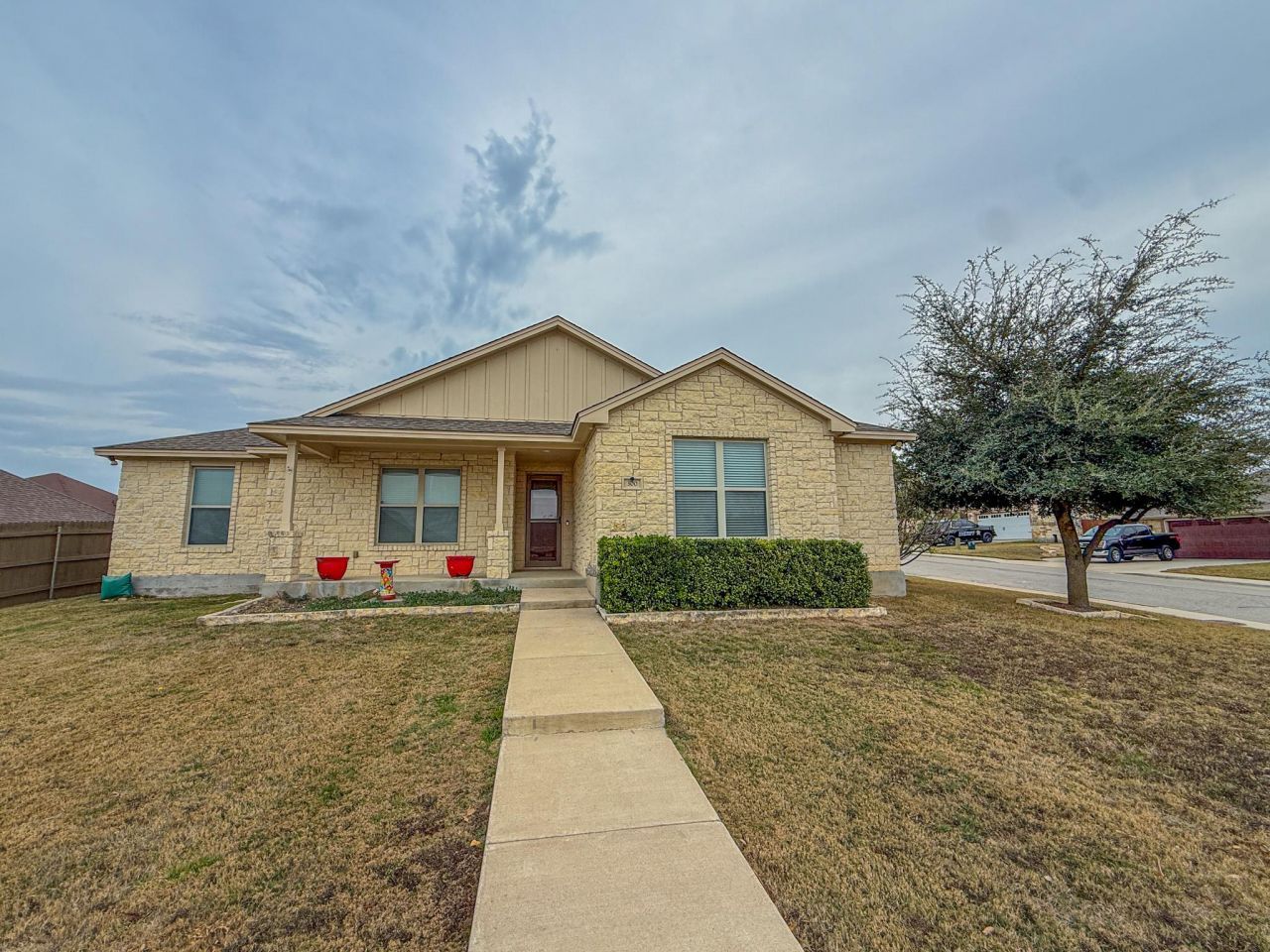300 Western Sky Trl, Jarrell, TX 76537 Main Photo