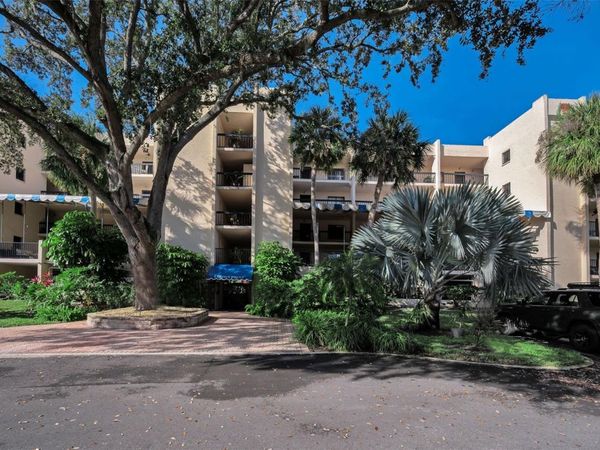 203 TARPON POINT, Unit 203, TARPON SPRINGS, FL 34689