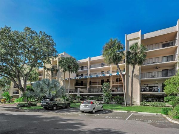 203 TARPON POINT, Unit 203, TARPON SPRINGS, FL 34689