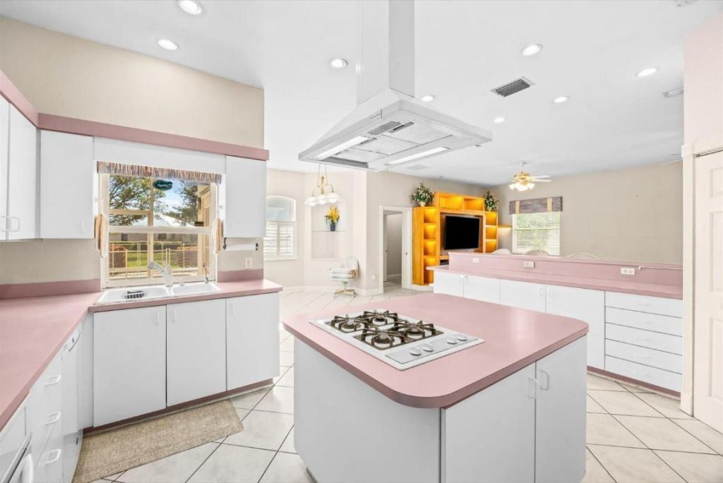 156 SW Saratoga Avenue, Port Saint Lucie, FL 34953 Photo