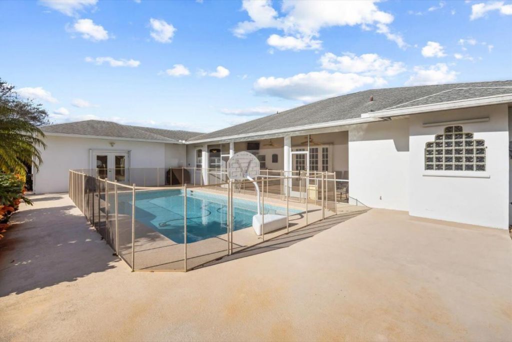 156 SW Saratoga Avenue, Port Saint Lucie, FL 34953 Photo