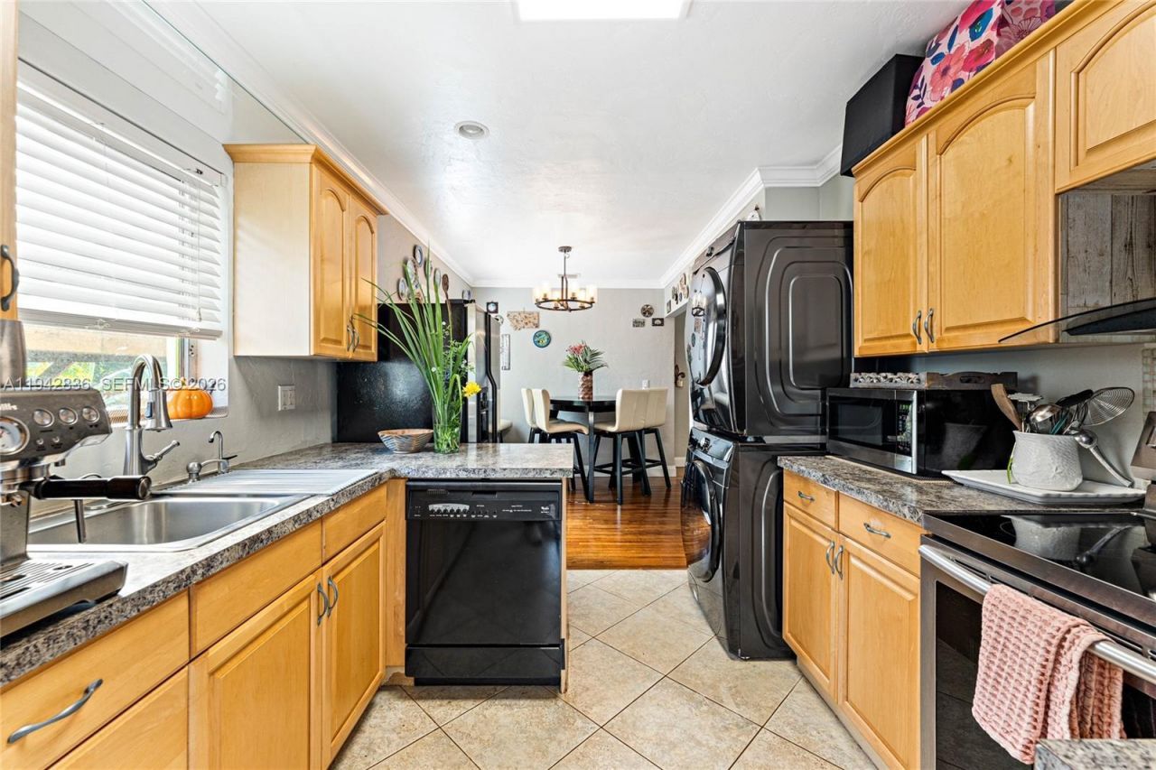 1601 N 16th Ct, Hollywood, FL 33020 Photo