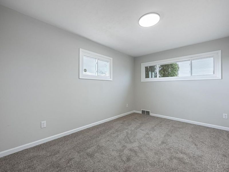 1893 Gordon Landis Road, Twin Twp, OH 45304 Photo 12