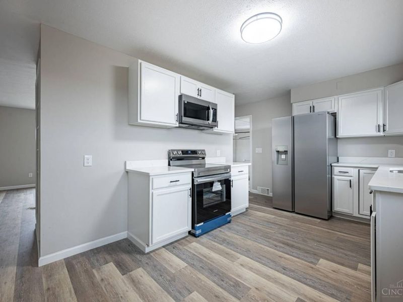 1893 Gordon Landis Road, Twin Twp, OH 45304 Photo 3