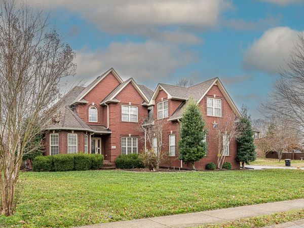 1094 Drakes Cove Rd S, Adams, TN 37010