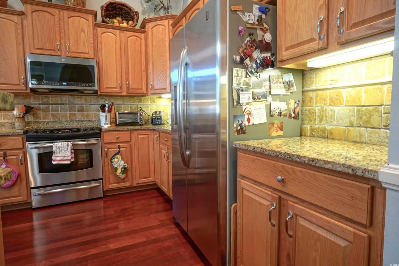 530 Inverrary St. Photo 10