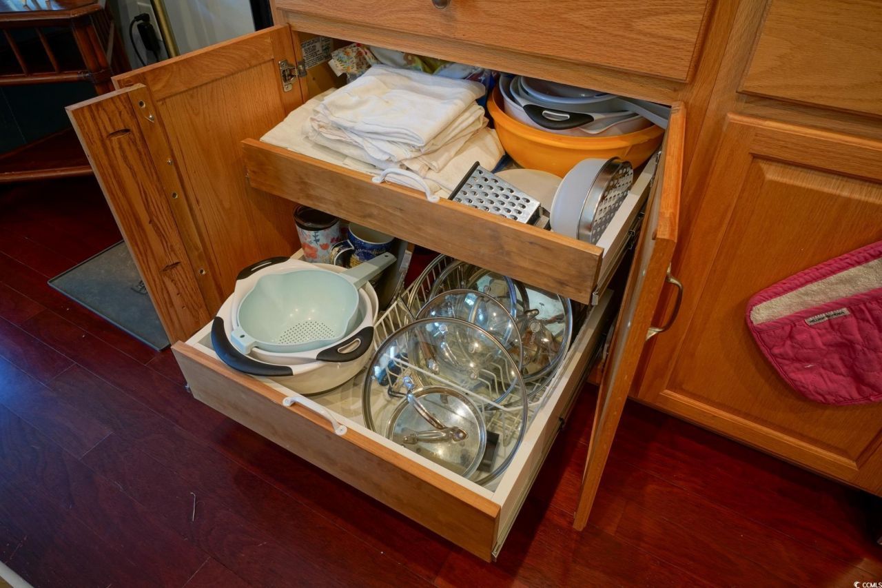 530 Inverrary St. Photo 12