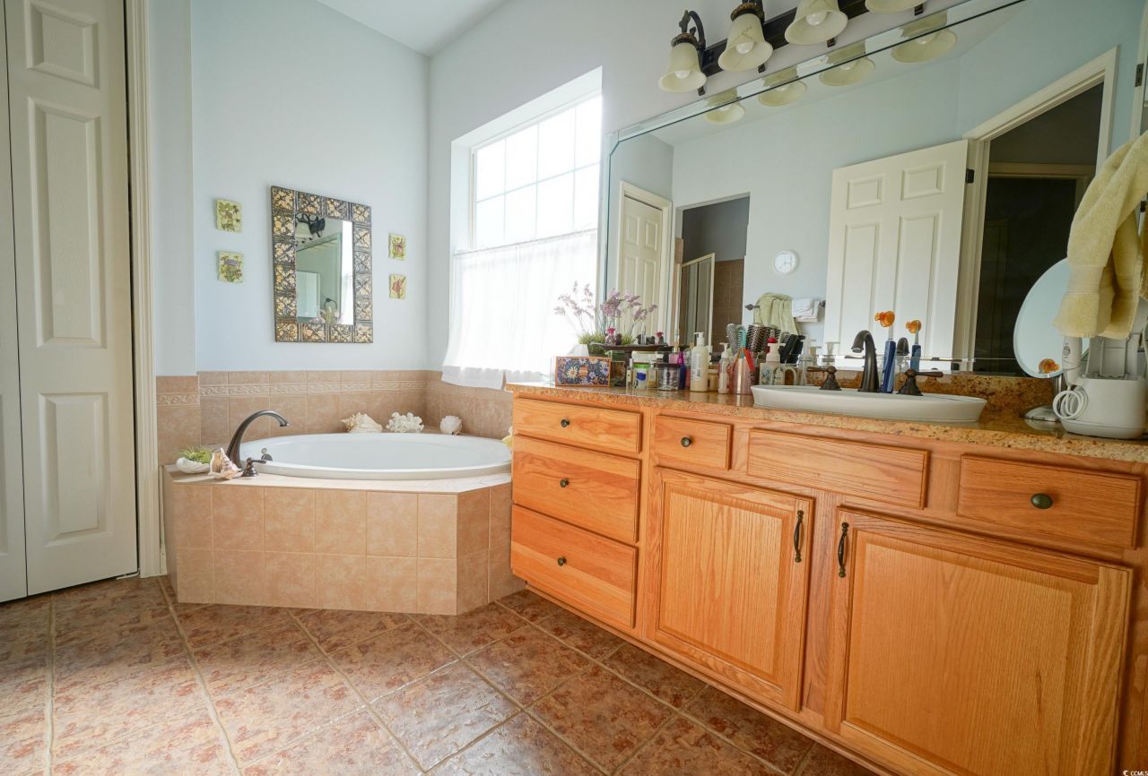 530 Inverrary St. Photo 24