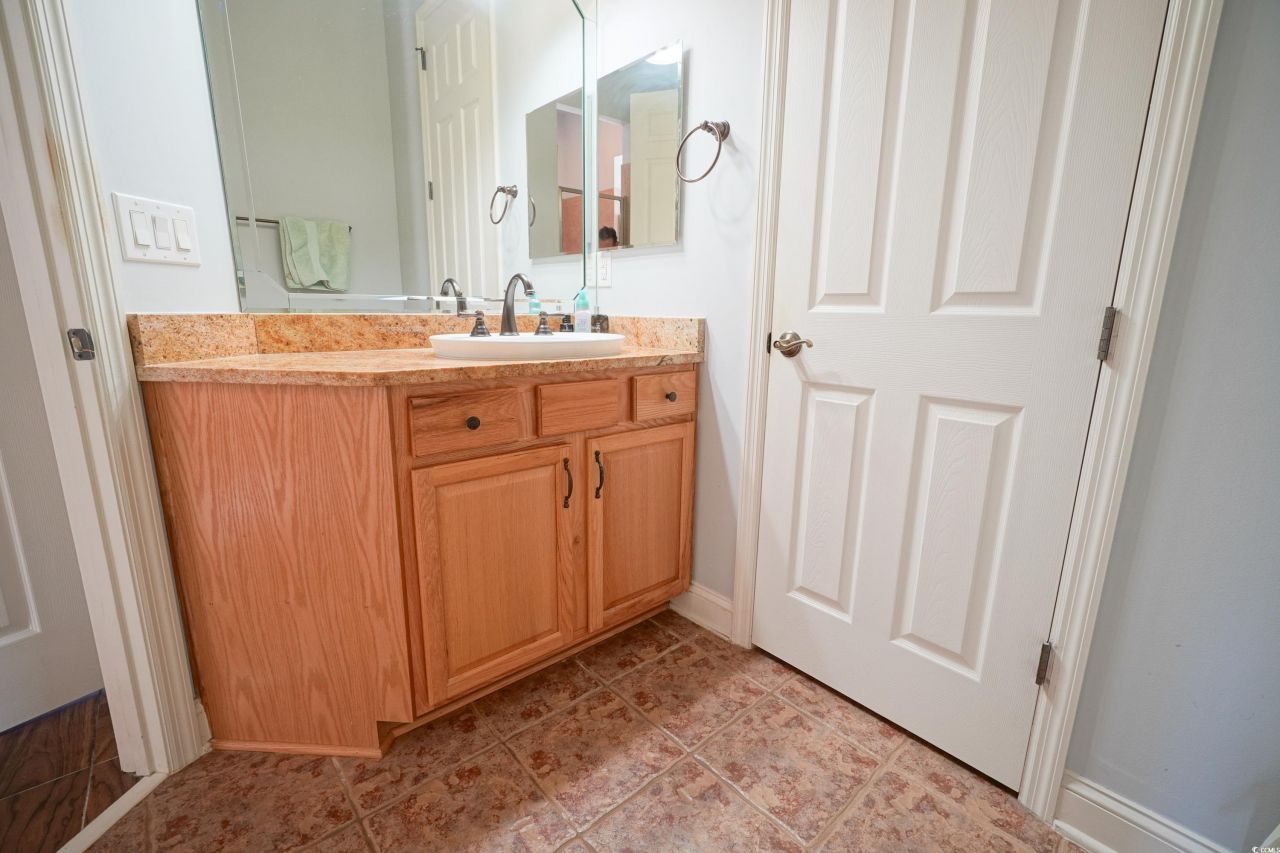 530 Inverrary St. Photo 25