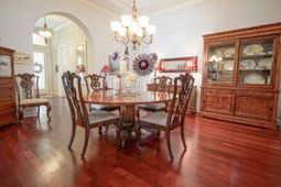 530 Inverrary St. photo 4