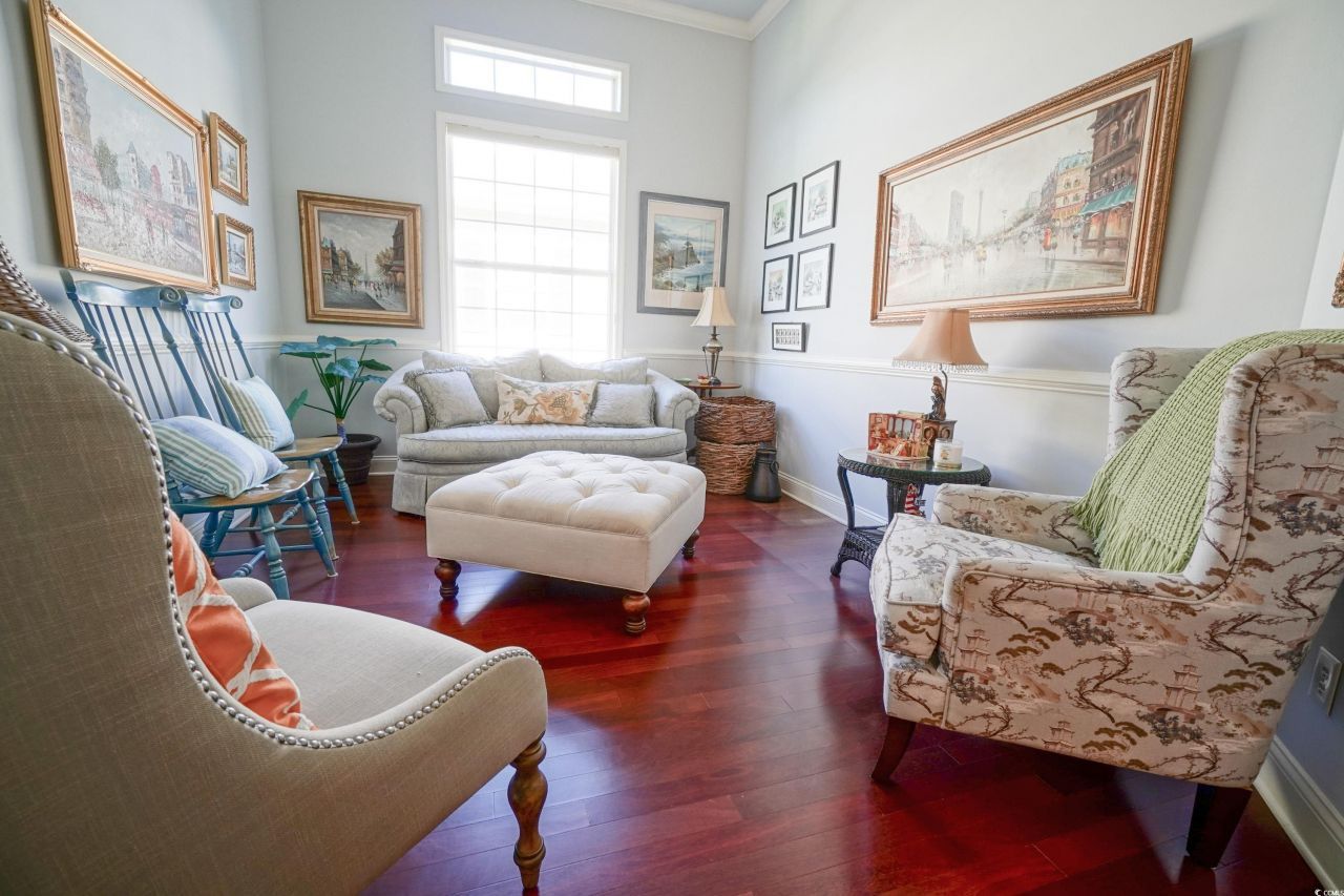 530 Inverrary St. Photo 7