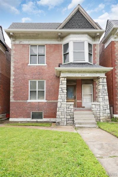 5718 Etzel Avenue, Saint Louis, MO 63112 Main Photo