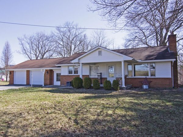 N 16000 Seneca Trail N, Maxwelton, WV 24957