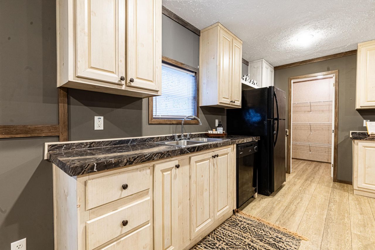 406 Butter Road Photo 22