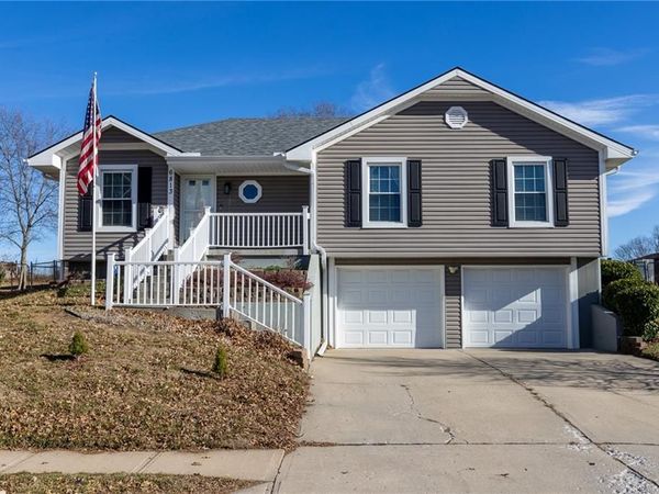 6813 T Gabbert Drive, Pleasant Valley, MO 64068