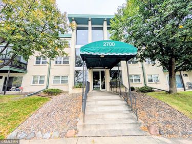 2700 Dale Street N, Unit A214, Roseville, MN 55113