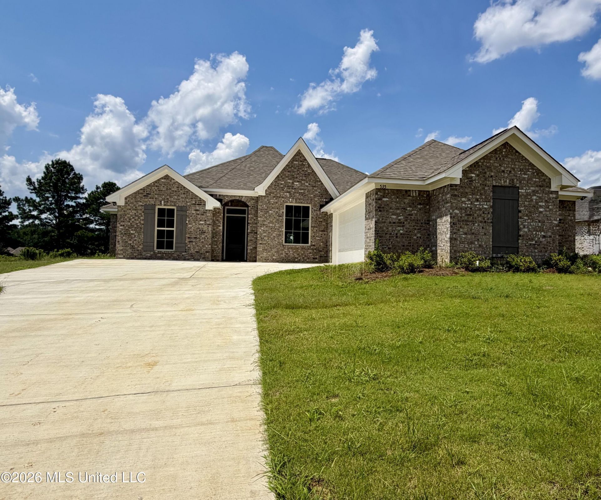 535 Patrick Farms Drive, Pearl, MS 39208 Main Photo