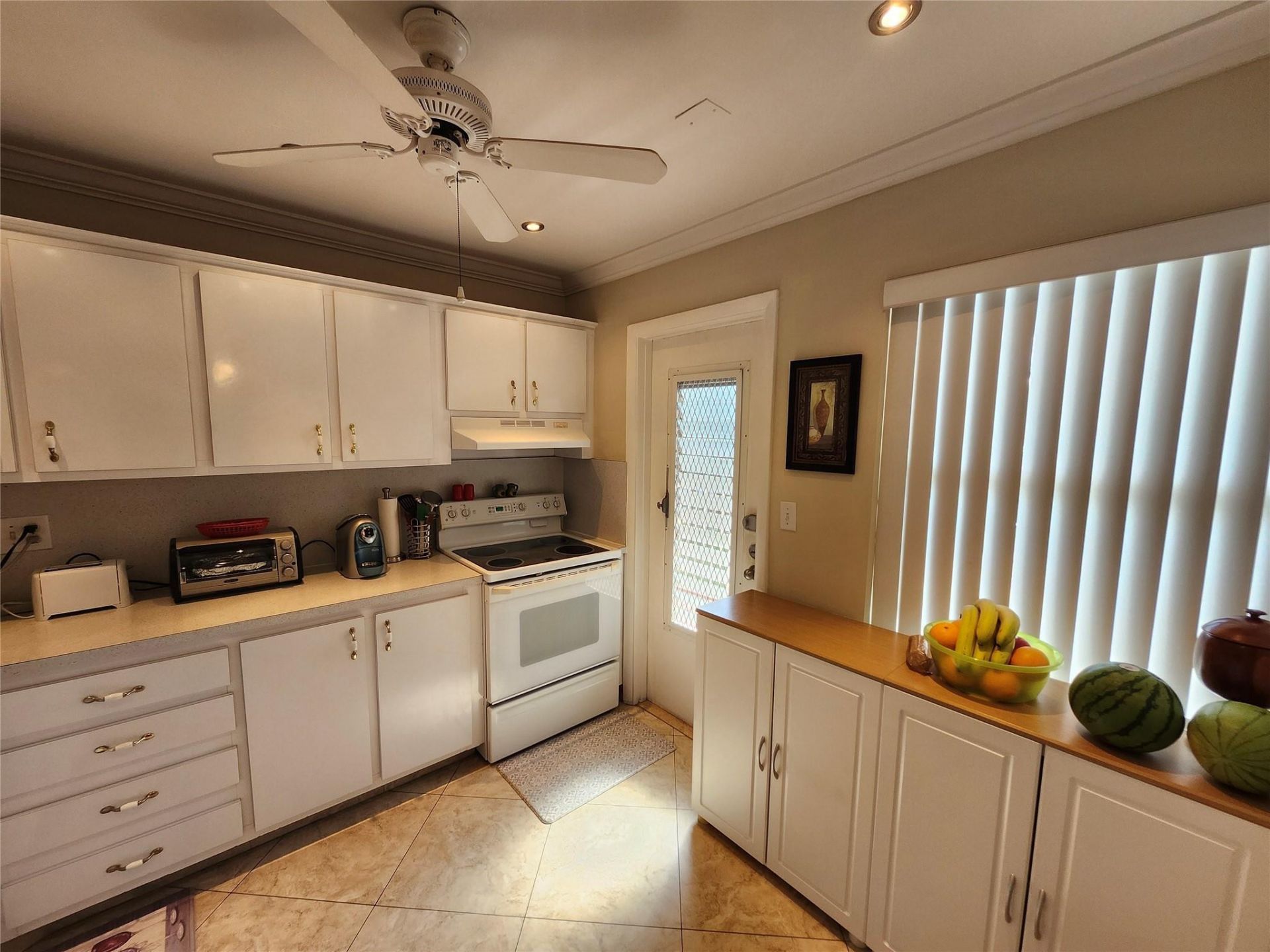 4191 NW 41st Street, Unit 211, Lauderdale Lakes, FL 33319 Photo