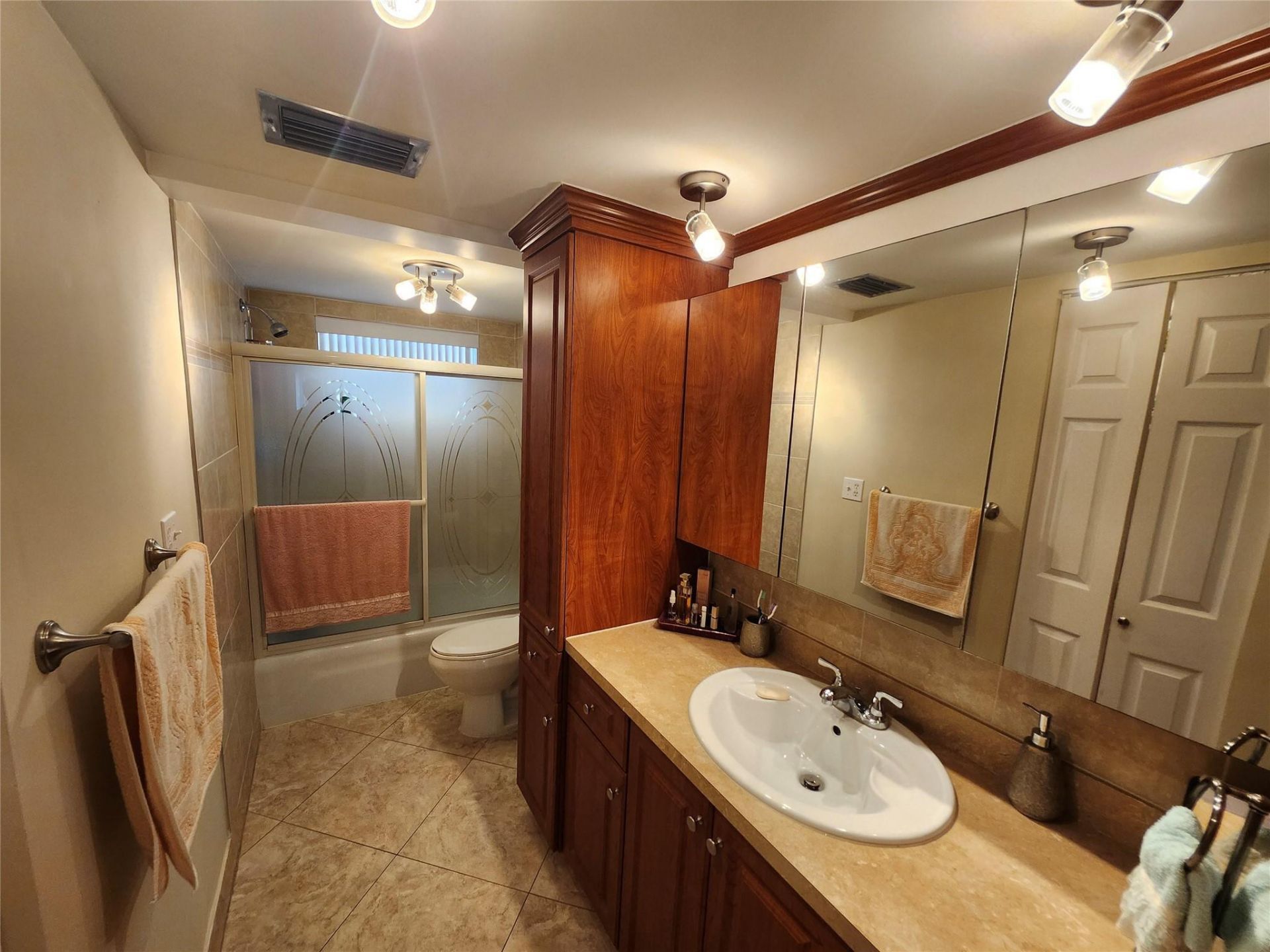 4191 NW 41st Street, Unit 211, Lauderdale Lakes, FL 33319 Photo