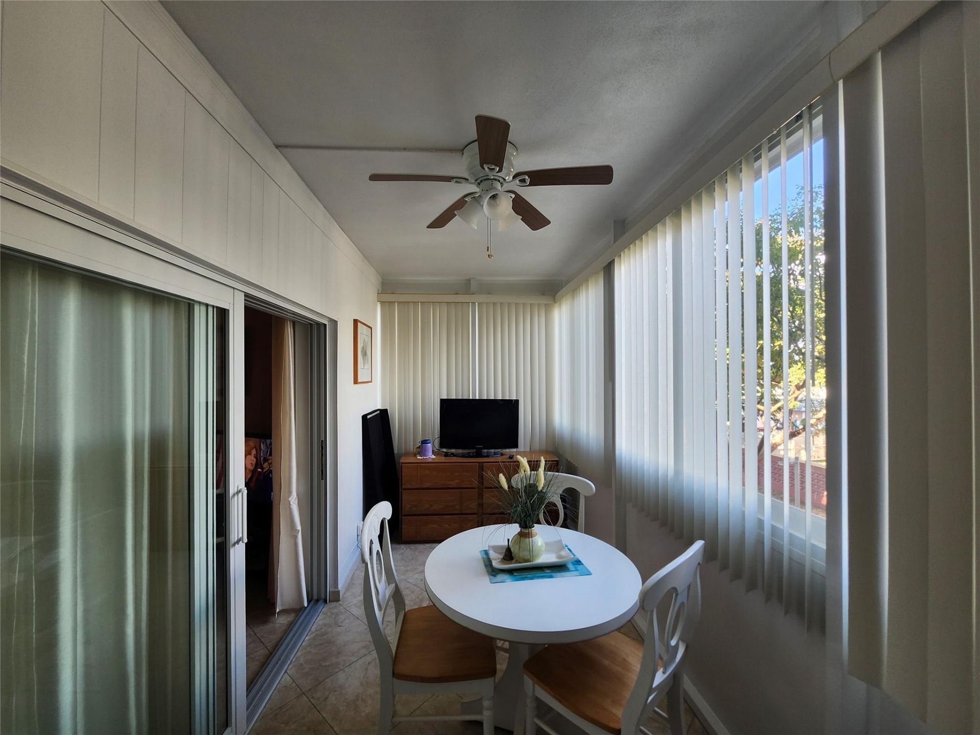 4191 NW 41st Street, Unit 211, Lauderdale Lakes, FL 33319 Photo