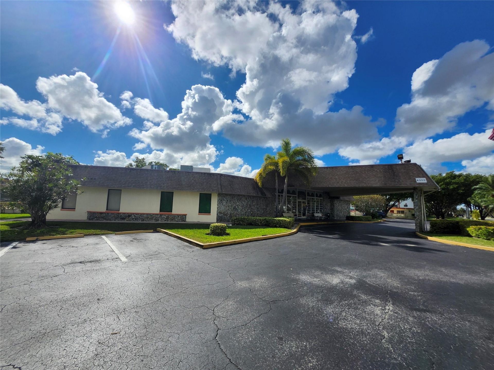 4191 NW 41st Street, Unit 211, Lauderdale Lakes, FL 33319 Photo