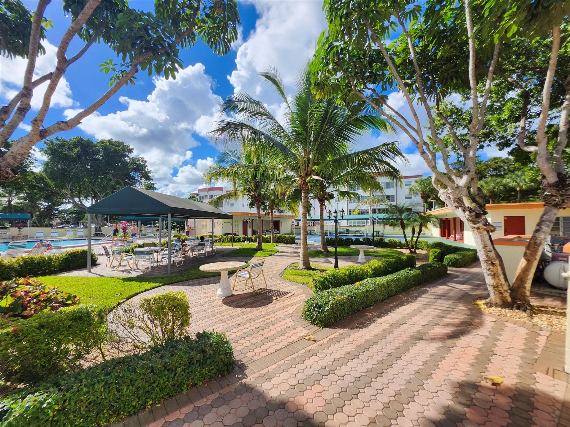 4191 NW 41st Street, Unit 211, Lauderdale Lakes, FL 33319 Photo