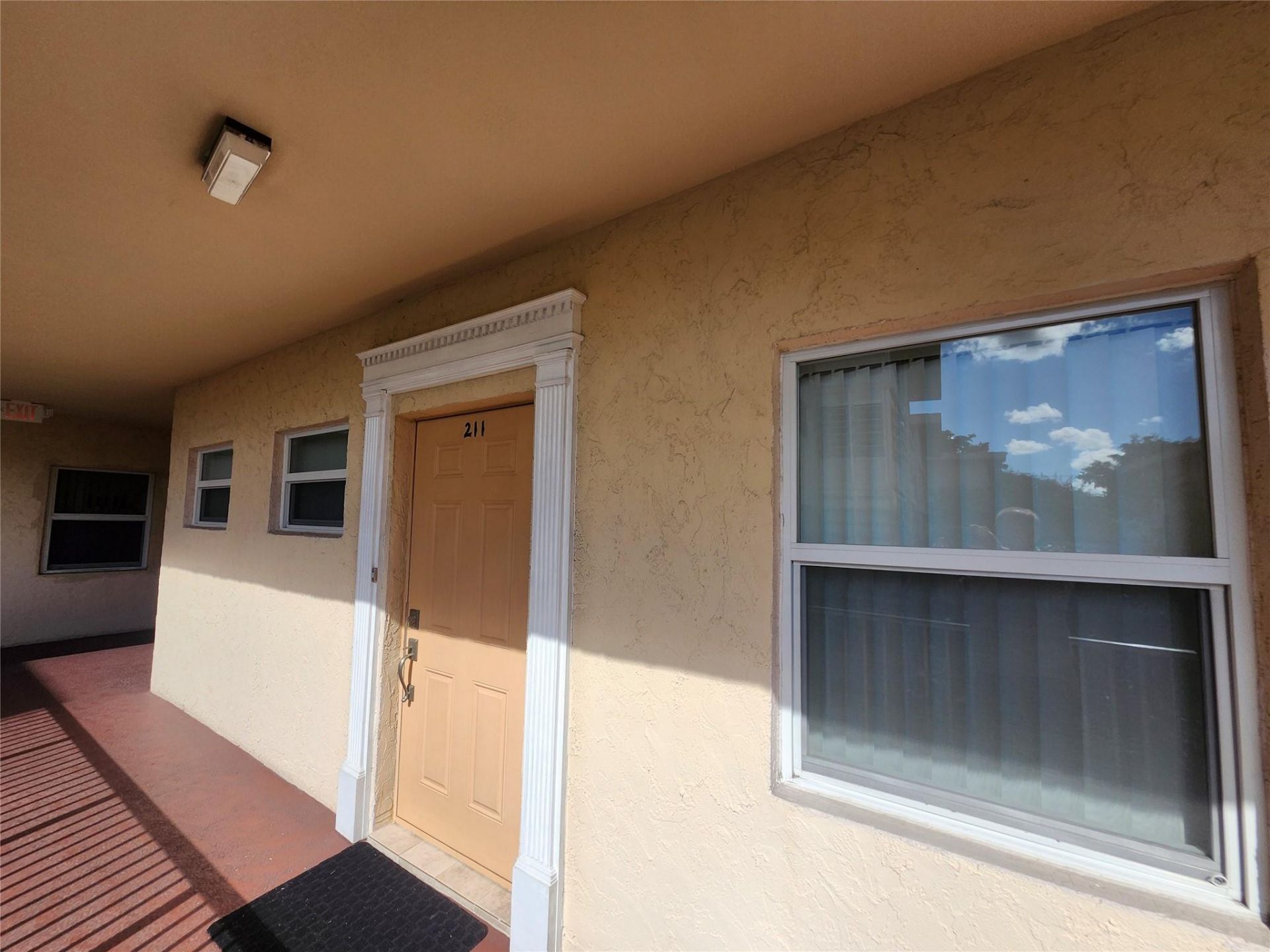 4191 NW 41st Street, Unit 211, Lauderdale Lakes, FL 33319 Photo