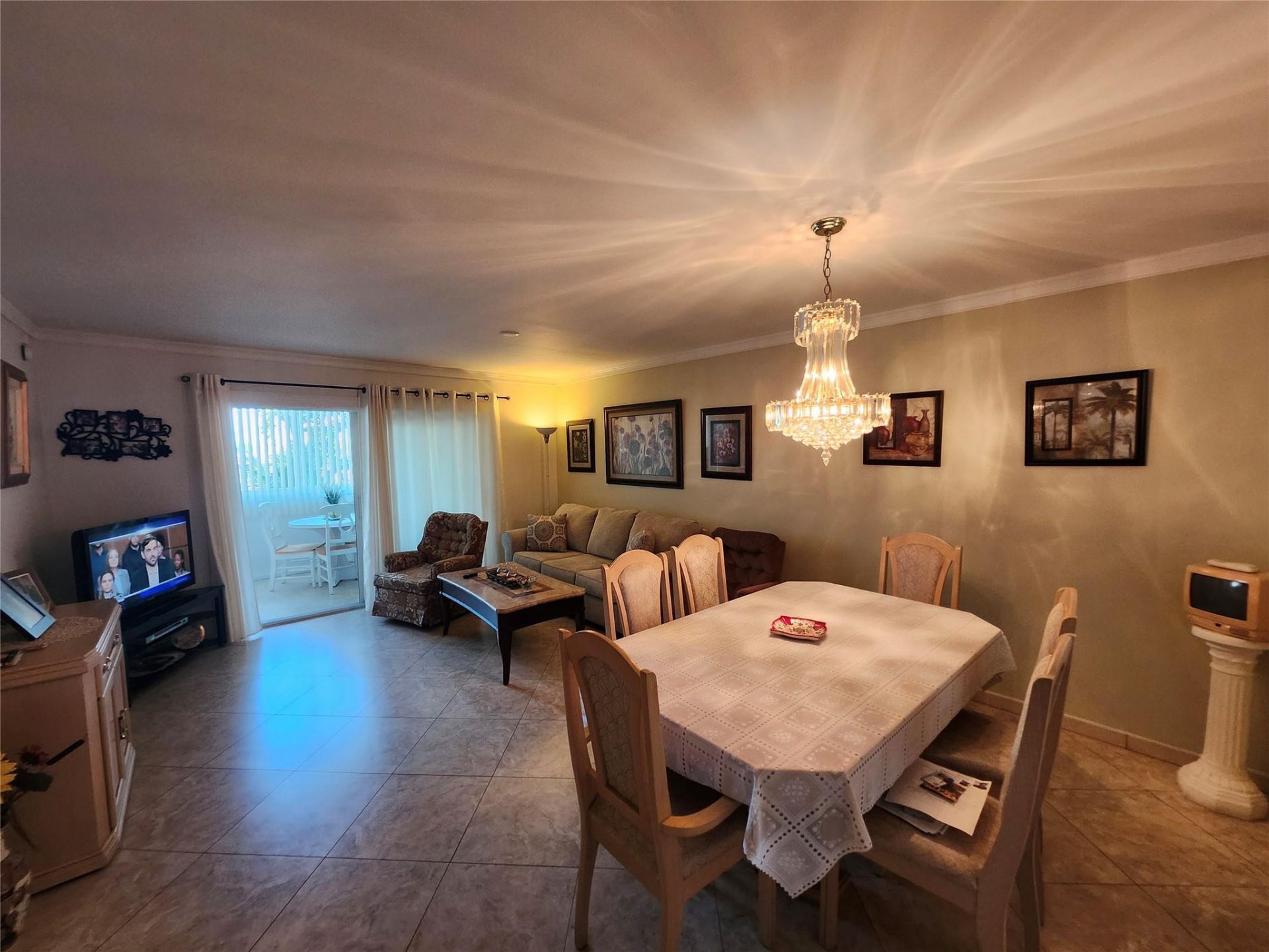 4191 NW 41st Street, Unit 211, Lauderdale Lakes, FL 33319 Photo