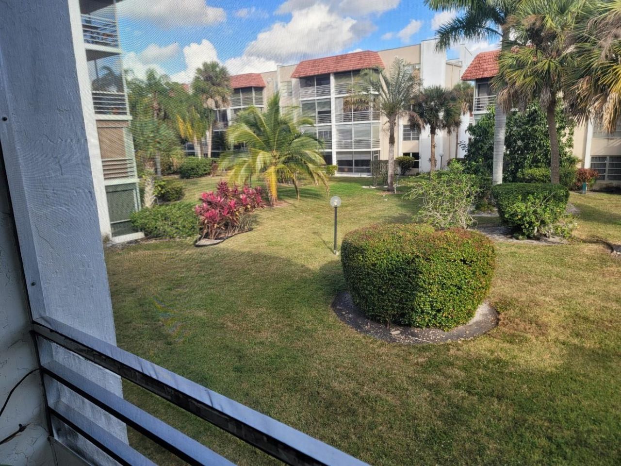 3774 Inverrary Boulevard, Unit P202, Lauderhill, FL 33319 Photo