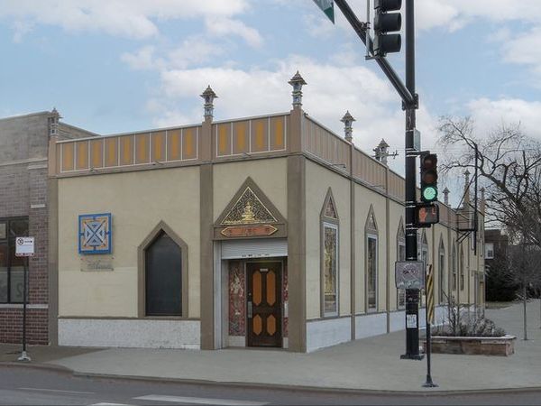 4156 N Kedzie Avenue, Chicago, IL 60618