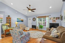 151 Thornridge Road photo 4