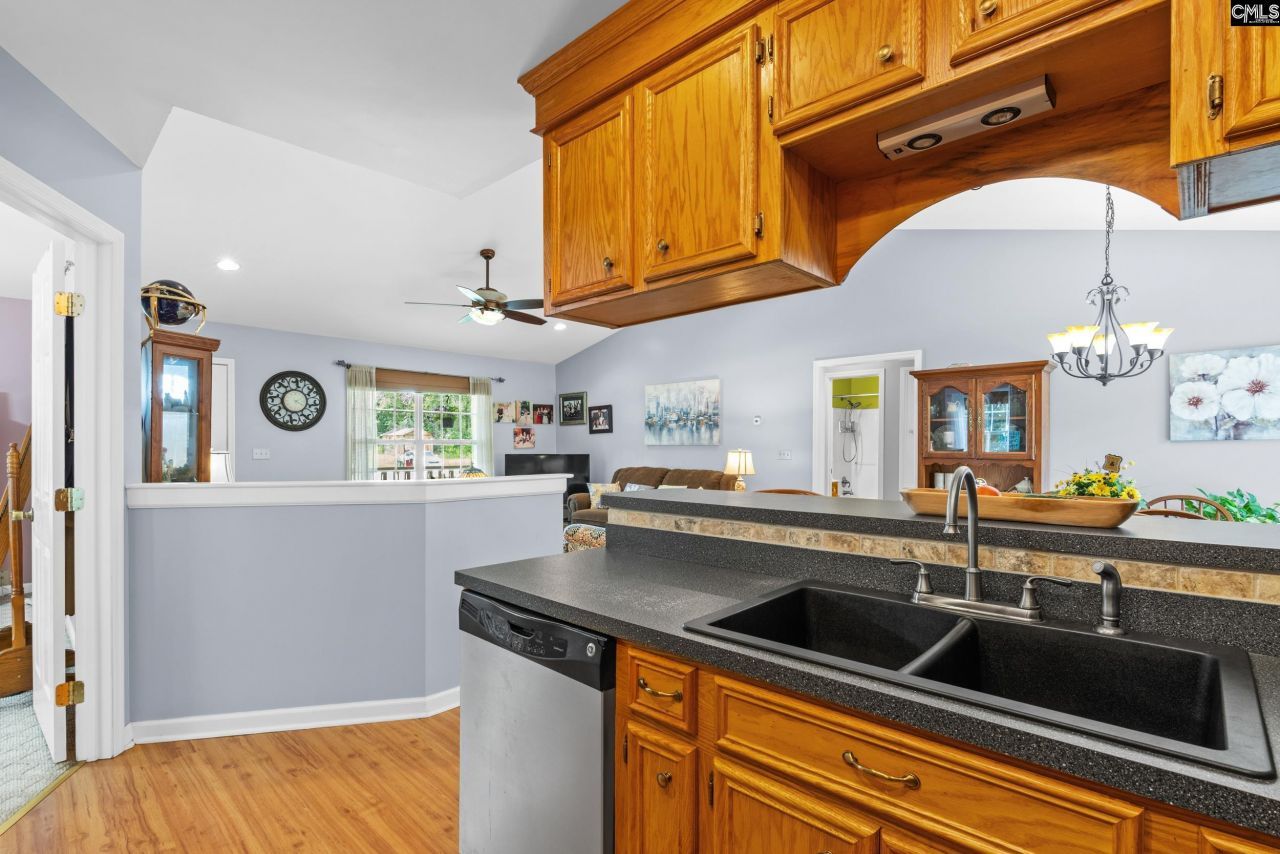 151 Thornridge Road Photo 9