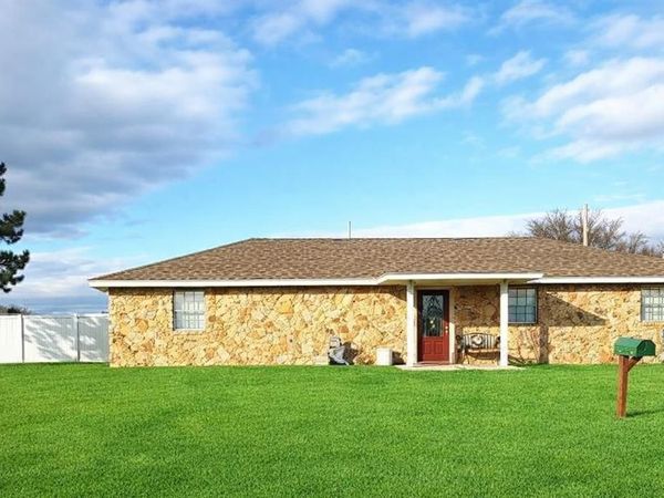 723 E 9th Street, Cordell, OK 73632