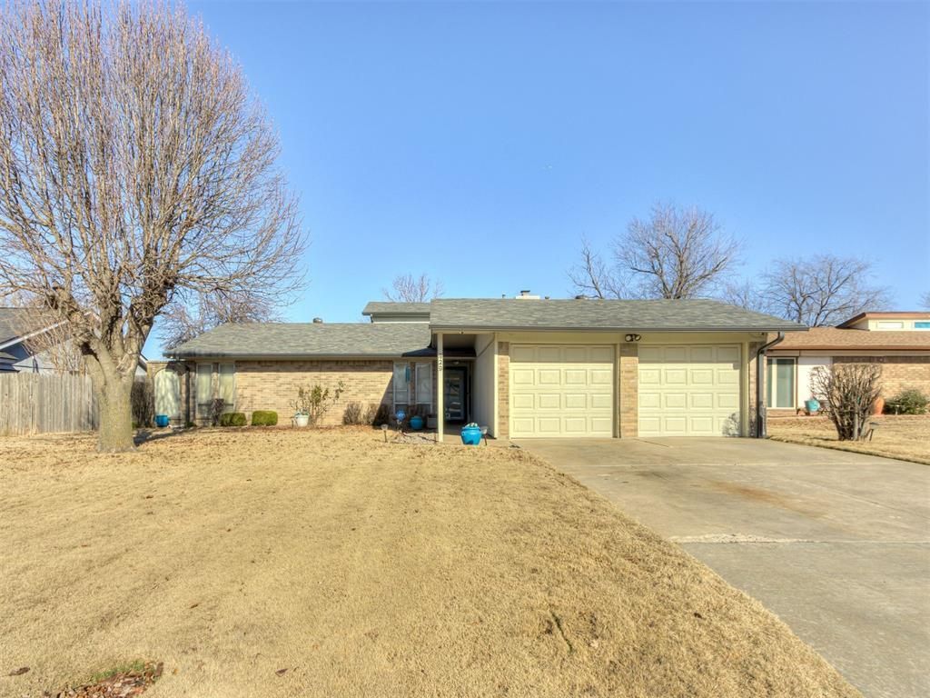 829 NW 116th Terrace, Oklahoma City, OK 73114 Main Photo