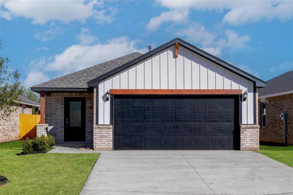 12717 Carrara Lane, Yukon, OK 73099 Main Photo