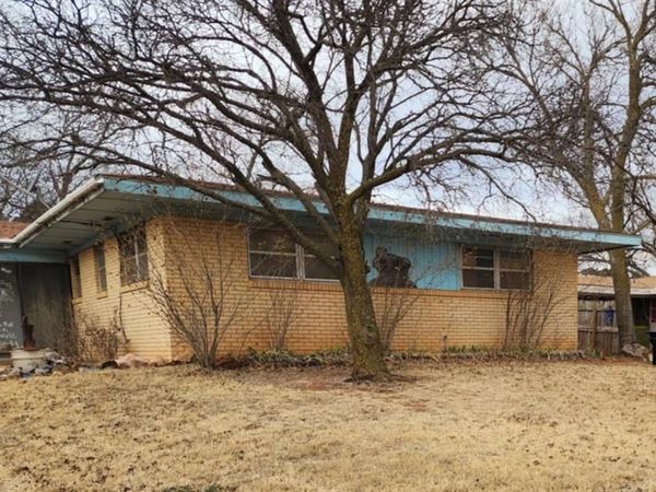 214 E Pawnee Road, Burns Flat, OK 73624