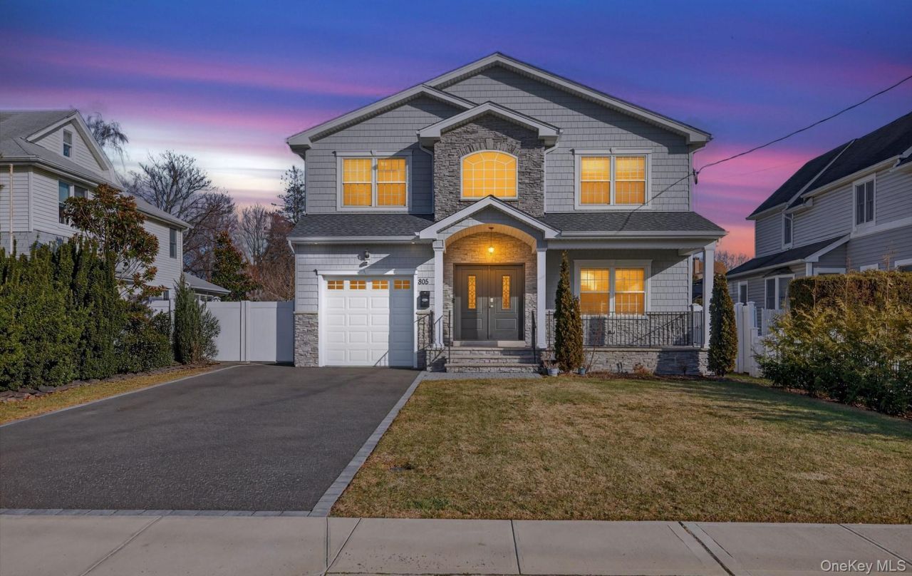 805 Pine Place, Bellmore, NY 11710 Main Photo