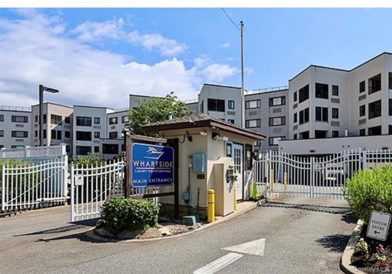 725 Miller Avenue, Unit 117, Freeport, NY 11520 Main Photo