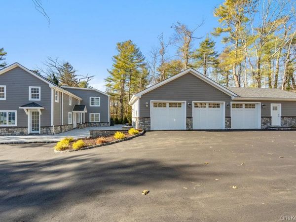 89 Mill River Road, Upper Brookville, NY 11771