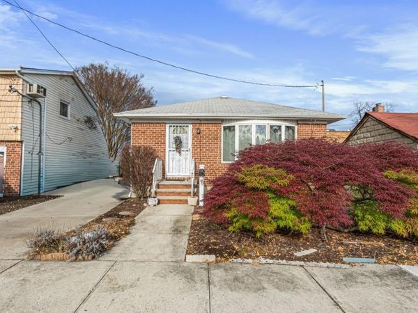 135-15 63rd Avenue, Flushing, NY 11367
