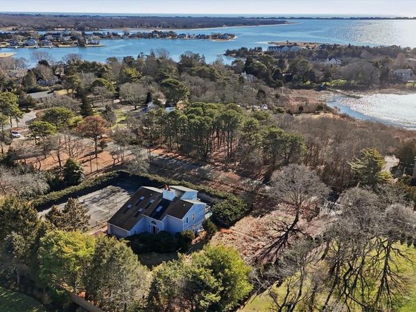 103 Middle Pond Road, Southampton, NY 11968