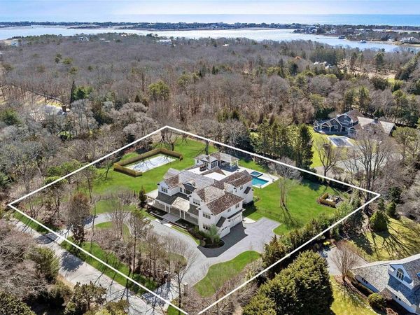 4 Heatherwood Lane, Quogue, NY 11959