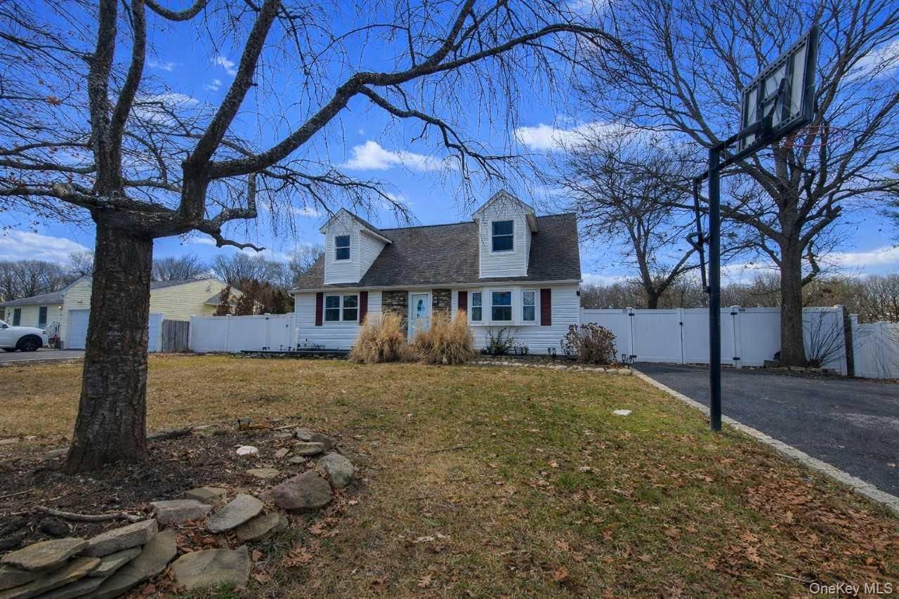 117 N Coleman Road, Centereach, NY 11720 Main Photo