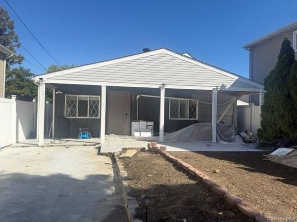 28 Floral Avenue, Bethpage, NY 11714