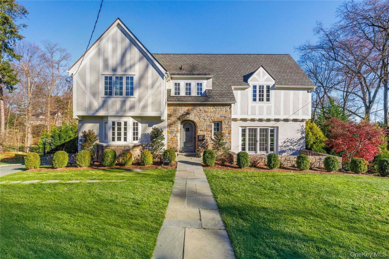 37 Bates Road, Harrison, NY 10528 Main Photo