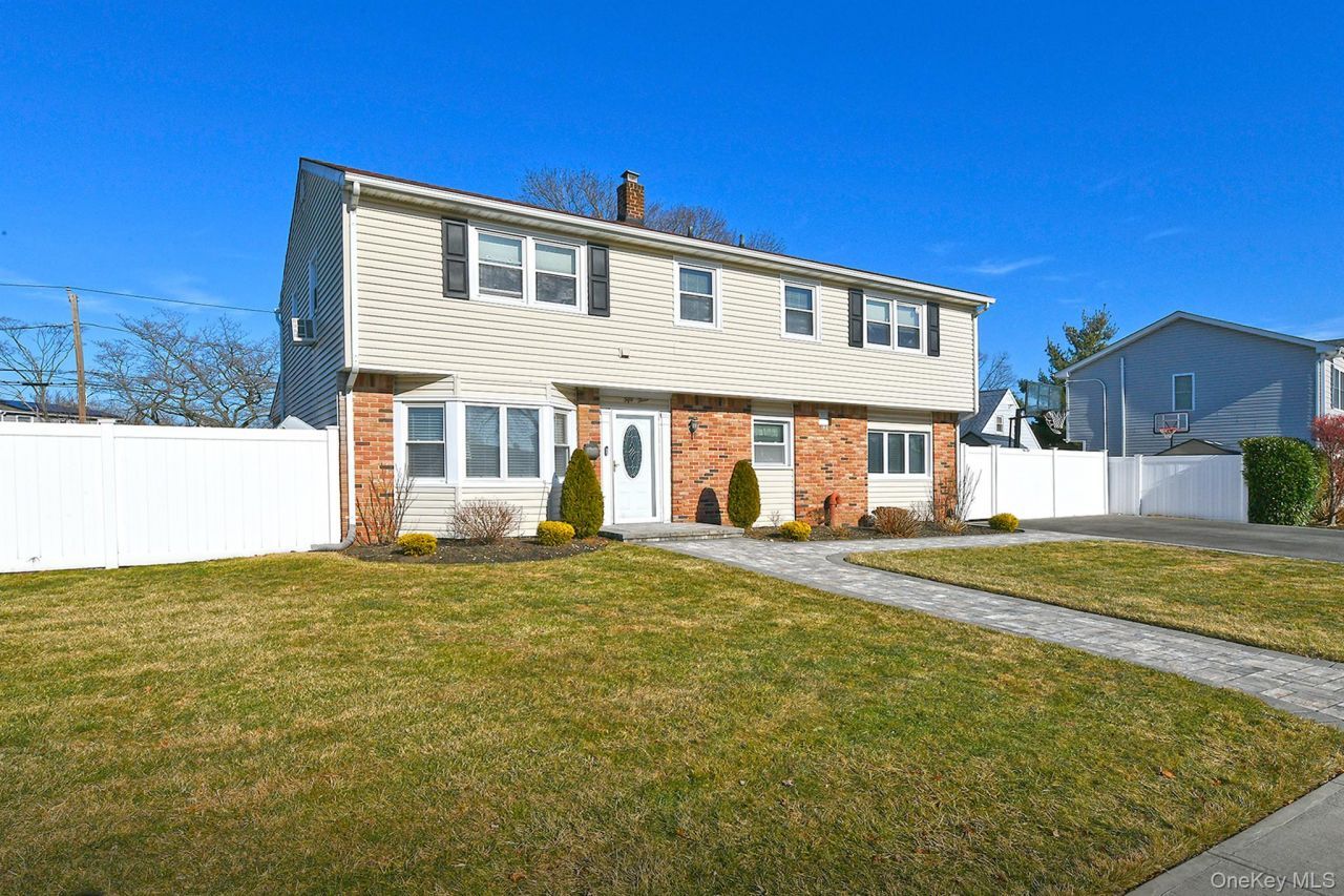 53 Clay Lane, Levittown, NY 11756 Main Photo