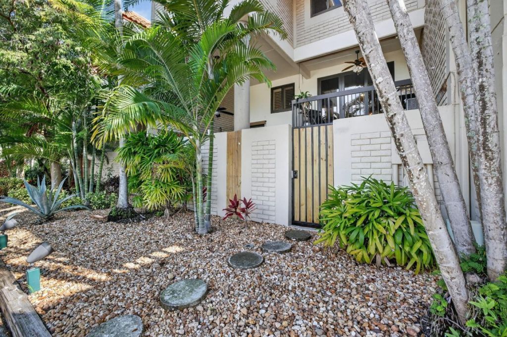 1401 NE 9th Street, Unit 13, Fort Lauderdale, FL 33304 Photo